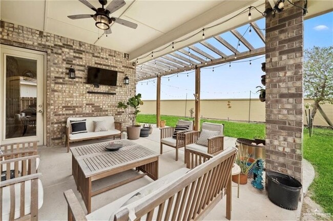 Building Photo - 27 Escondido Pass