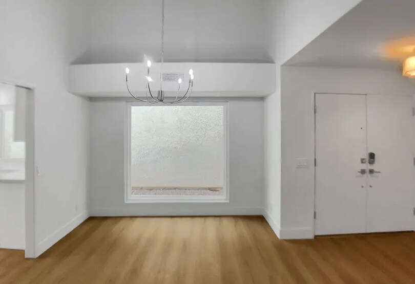 Building Photo - 953 S Ridgecrest Cir