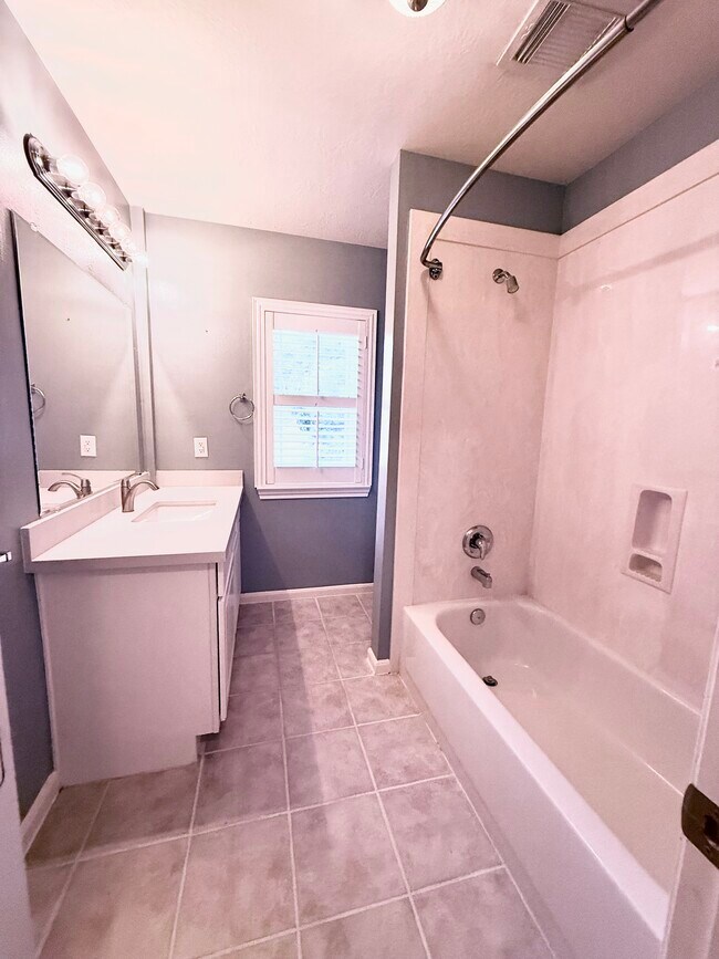 Building Photo - 14131 Sandhill Crane Dr