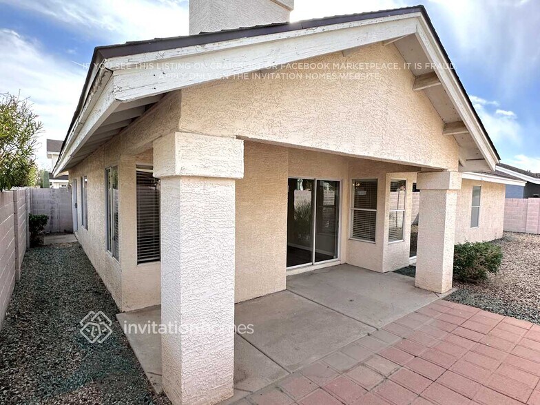 Building Photo - 1102 E Annette Dr