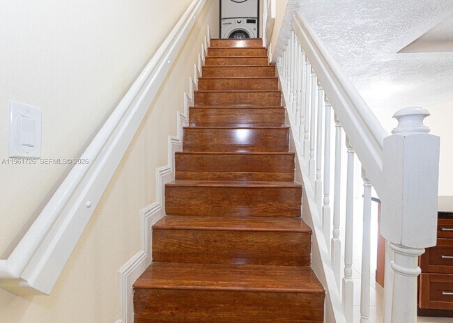 Building Photo - 5698 W 25th Ct