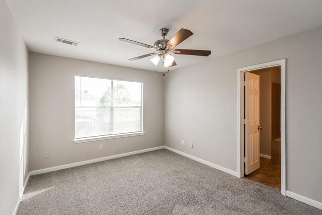 Building Photo - 7423 Village Lake Dr
