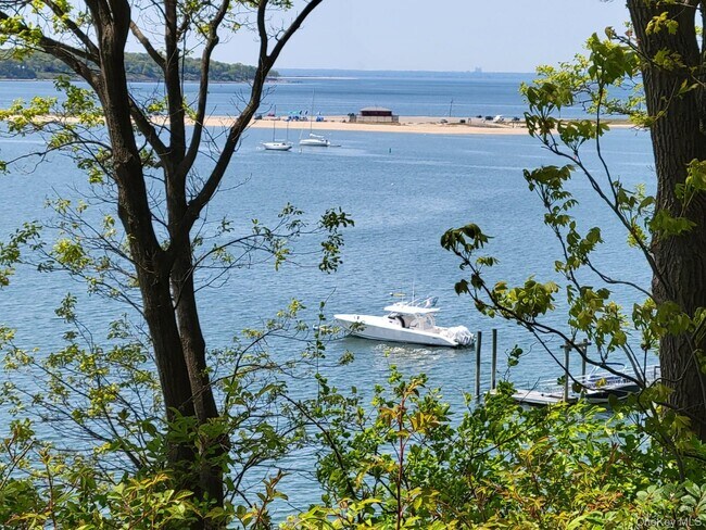 Building Photo - 144 Old Winkle Point Rd