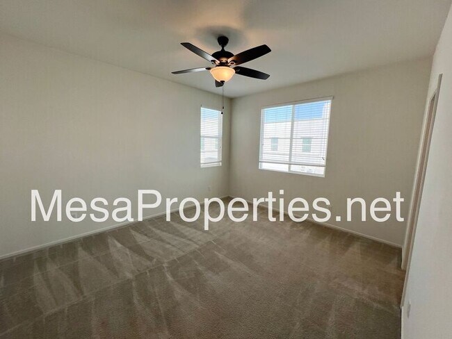 Building Photo - 127 Macintosh Way