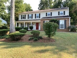 Building Photo - 4536 Woodlawn Lake Dr