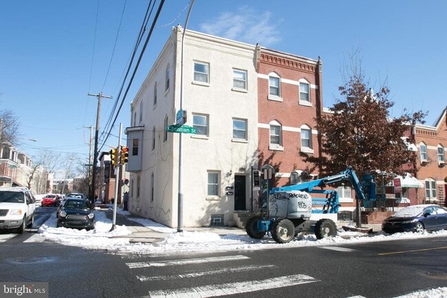 Building Photo - 2351 Christian St