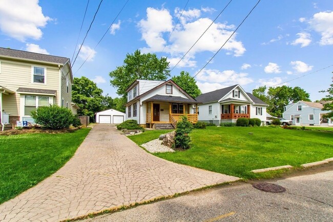 Building Photo - 7255 Osceola Dr