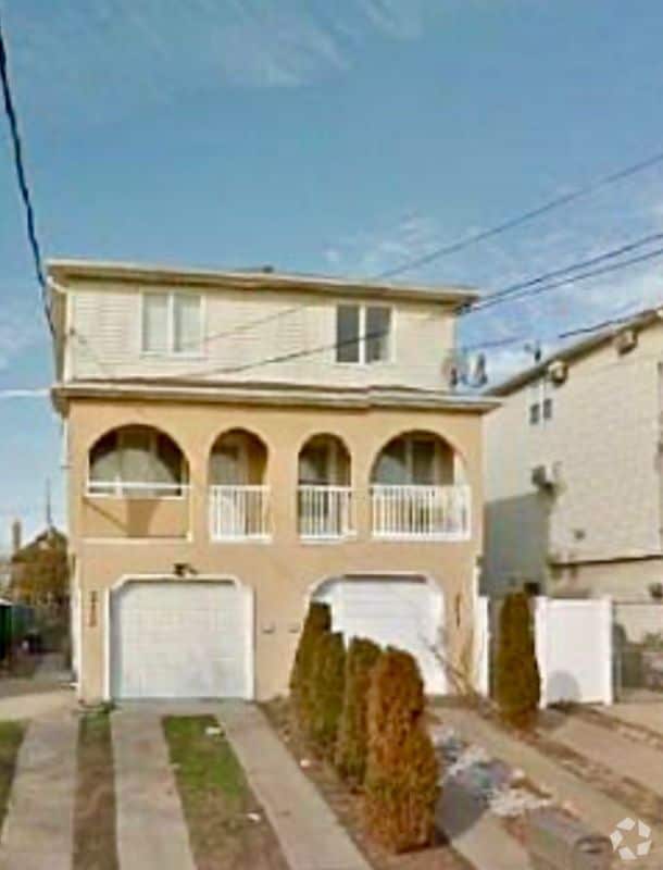 Building Photo - 211 Milton Ave