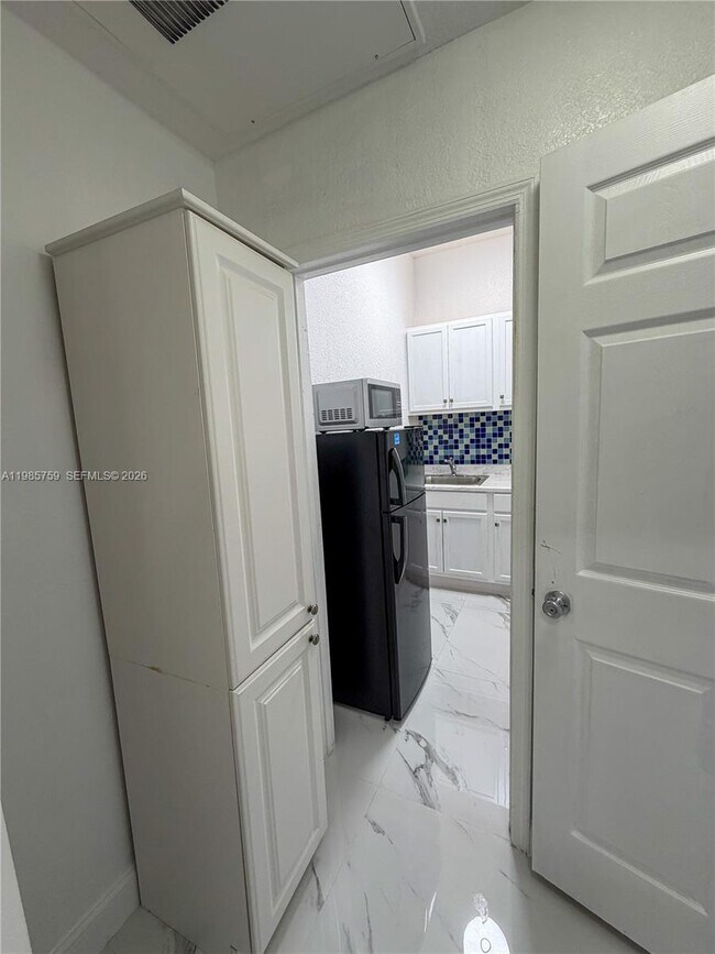 Building Photo - 16242 SW 42nd Terrace