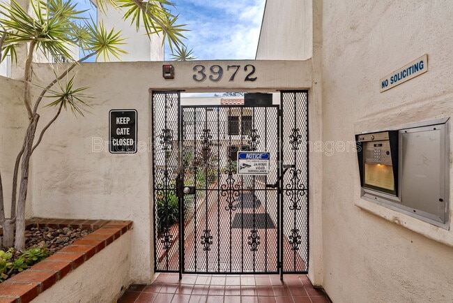 Building Photo - 3972 Jackdaw St