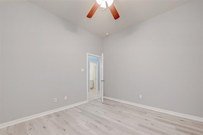 Building Photo - 18306 S Austin Shore Dr