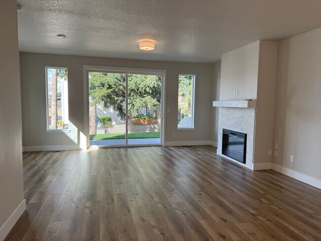 Building Photo - Beautiful Three Bedroom New Construction Home For Rent