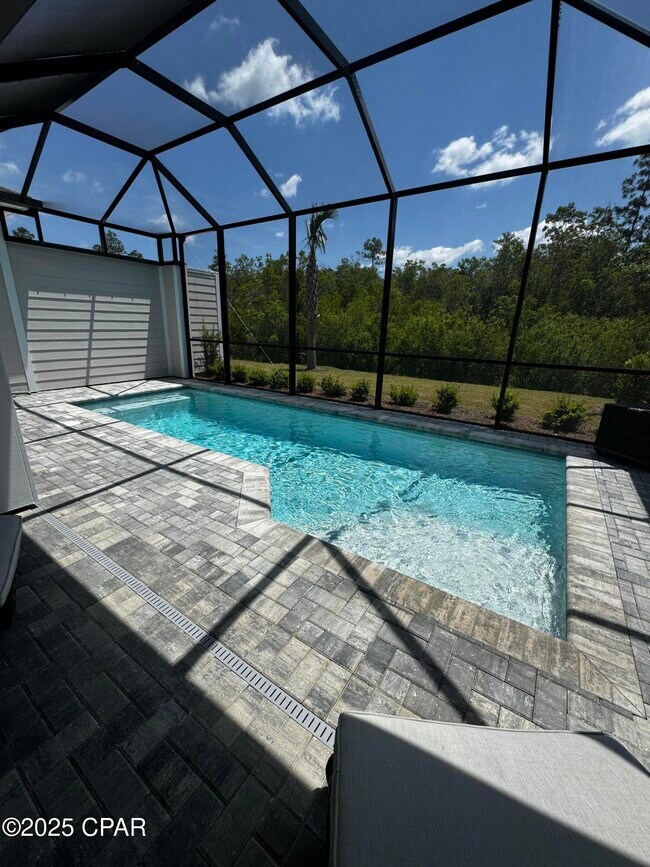 Building Photo - 8645 Weekend Dr