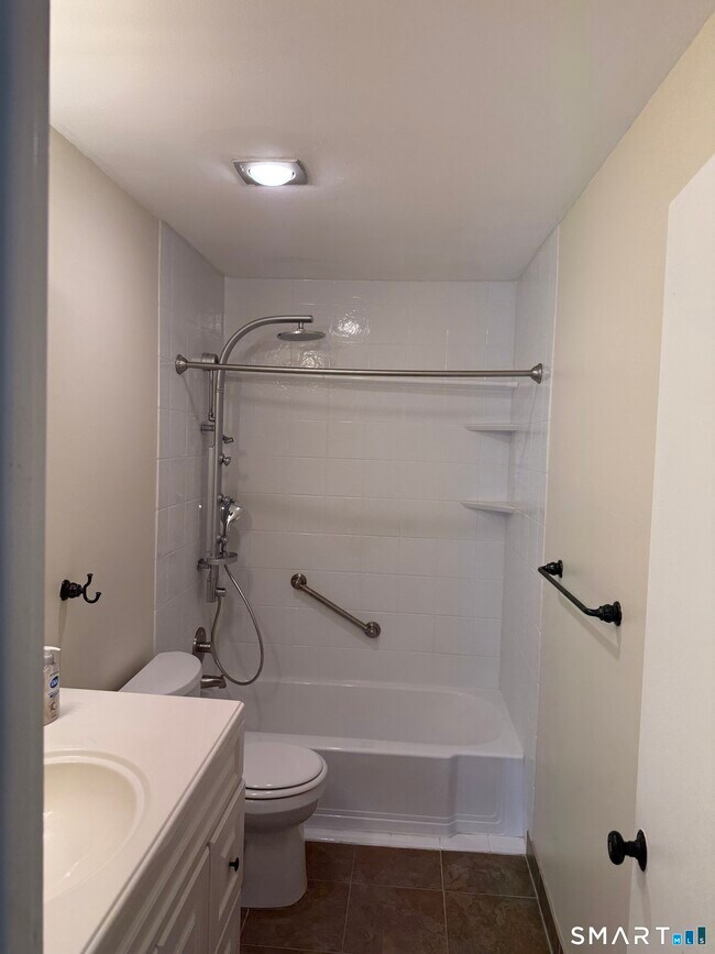 Building Photo - 2306 Cromwell Hills Dr