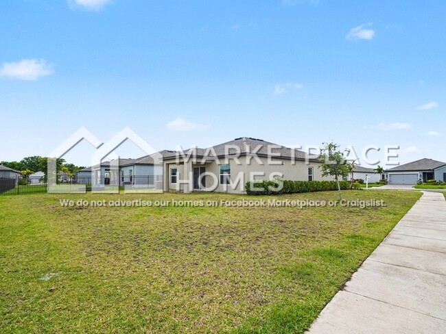 Building Photo - 5216 Senza Trl