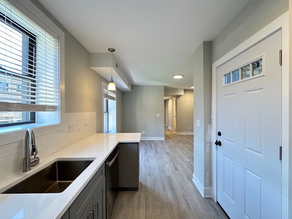 Building Photo - 1142 Oak Ave