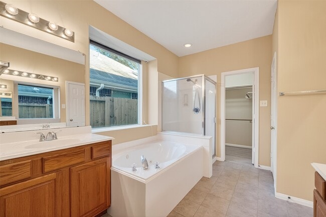 Building Photo - 910 Norfolk Dr