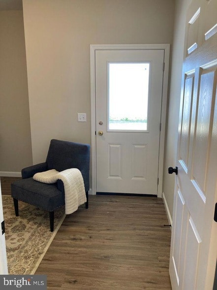 Building Photo - 376 E Main St