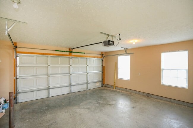 Building Photo - 564 Rose Cottage Cir