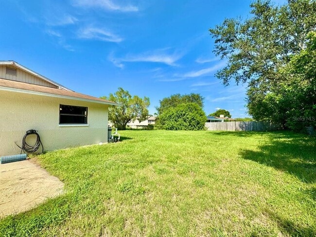 Building Photo - 2414 San Luis Rd