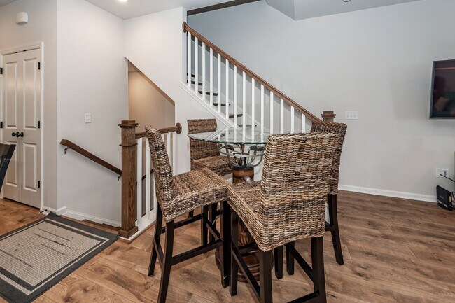 Building Photo - 4 Bedroom, 3.5 Bathroom Townhome in The Marshes at Cooper River - Charleston