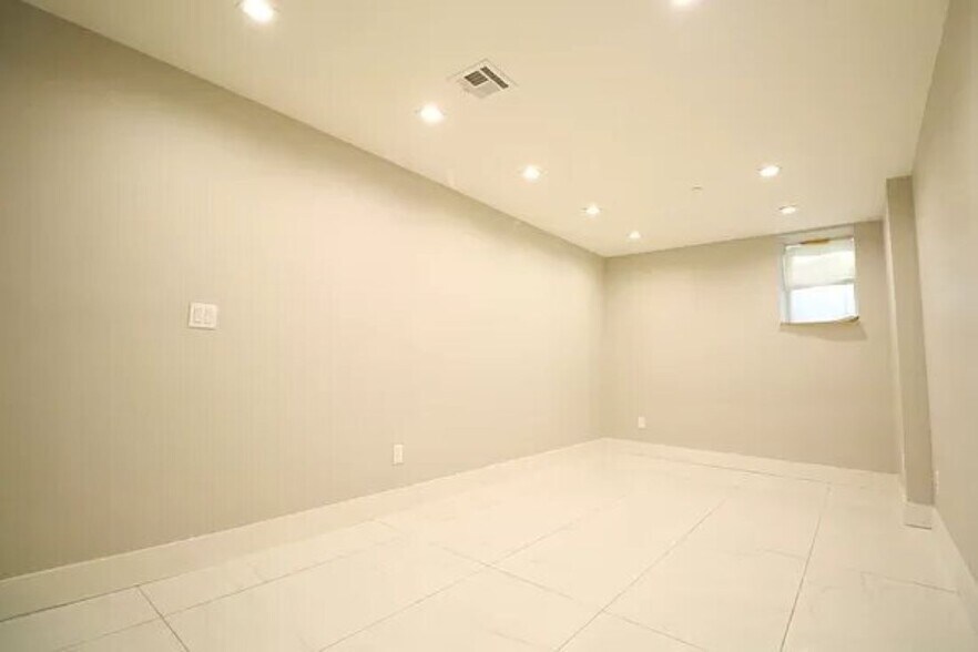 Building Photo - 202 Clifton Pl