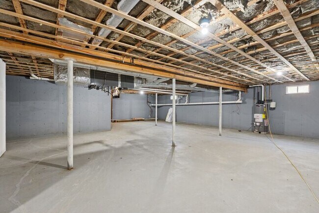 Building Photo - 16 Blacksmith Rd