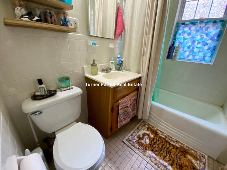 Building Photo - 130 Summer St