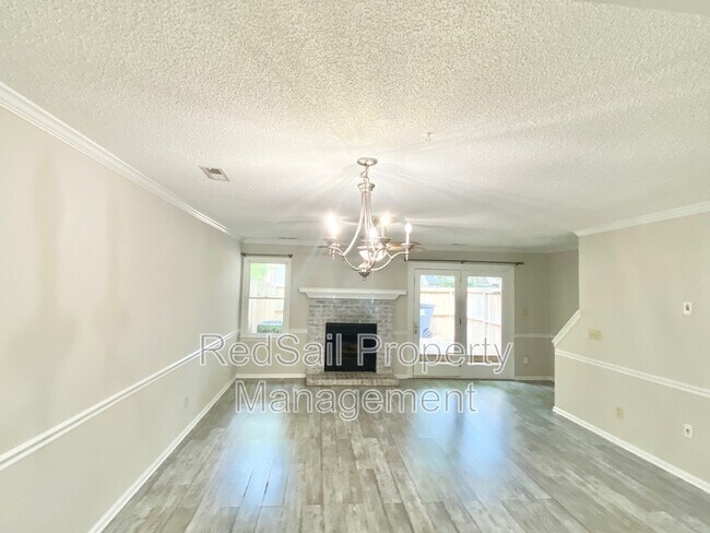 Building Photo - 110 Souverain Landing