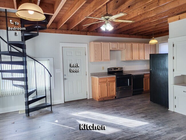 Building Photo - 3 Bedroom 2 Bath Home for Rent!