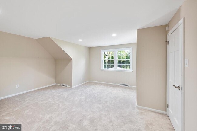 Building Photo - 450 Ridge Run