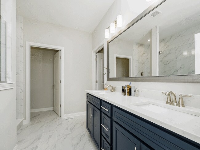 Building Photo - 14755 Legacy Oaks Dr