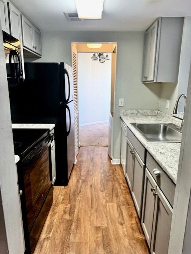 Building Photo - wh912