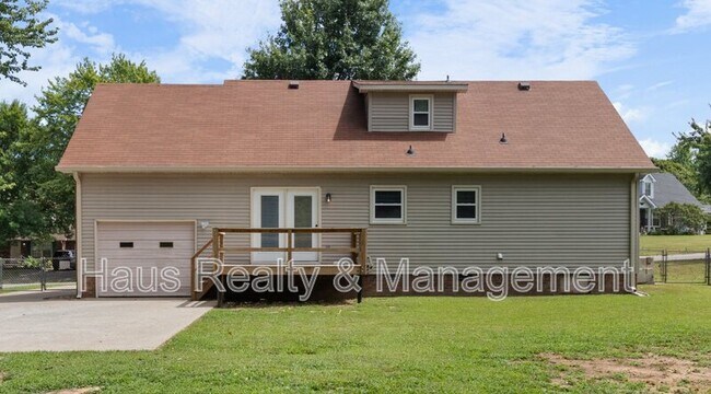 Building Photo - 334 Kelsey Dr