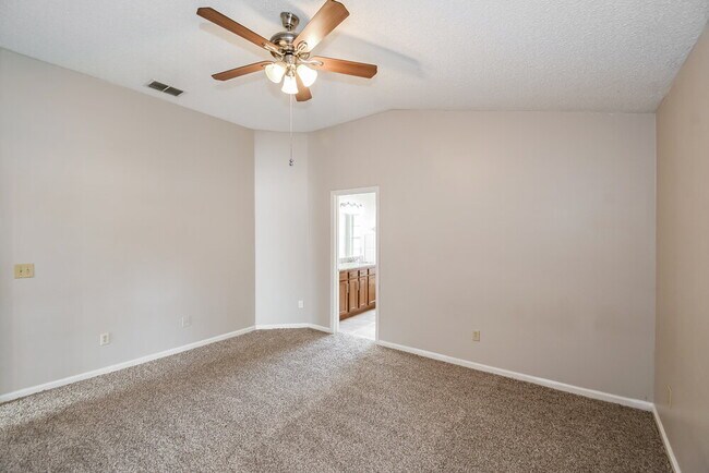 Building Photo - 1659 Spring Oaks Ln