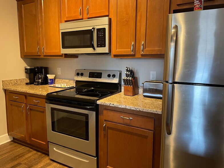 Building Photo - 598 Brockhampton Ln