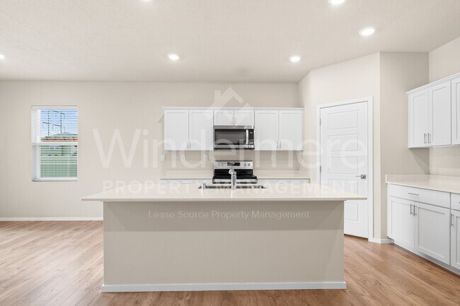 Building Photo - Welcome to this stunning 4-bedroom, 2-bathroom home located in the heart of Spokane, WA.