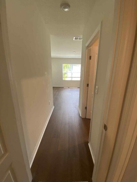 Building Photo - 237 St Georges Cir