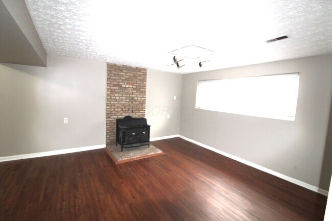 Building Photo - 2928 Landon Dr