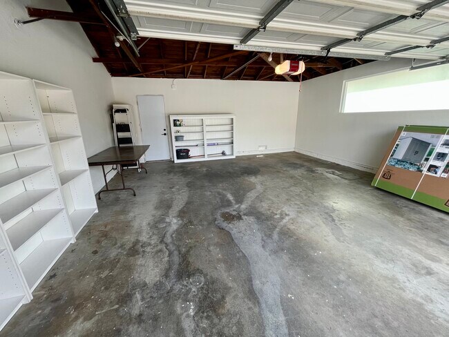 Building Photo - 6666 Sedan Ave