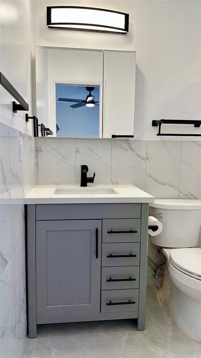 Building Photo - 1145 NE 17th Terrace