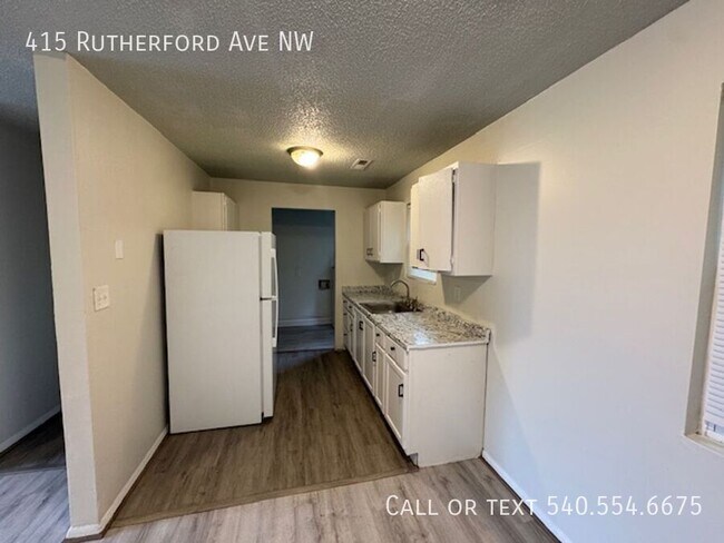 Building Photo - 415 Rutherford Ave NW