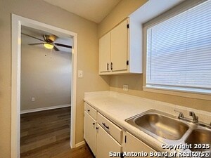 Building Photo - 2802 Lasses Blvd