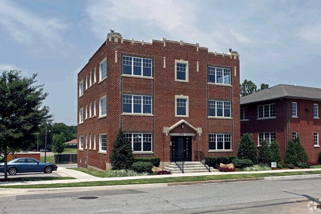 Building Photo - 1217 N. Francis
