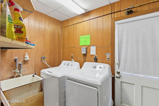 Building Photo - 204 Neptune Pl