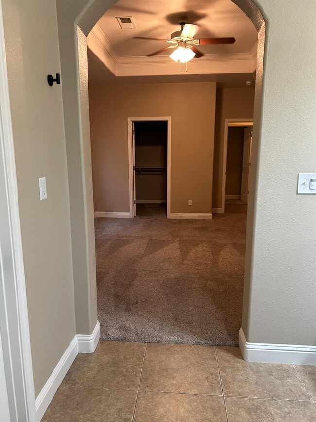 Building Photo - 2656 Cherry Tree Dr