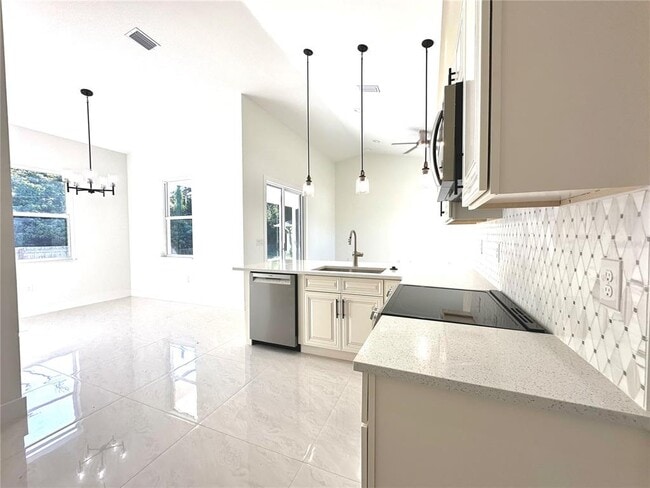 Building Photo - 1466 Dewitt St