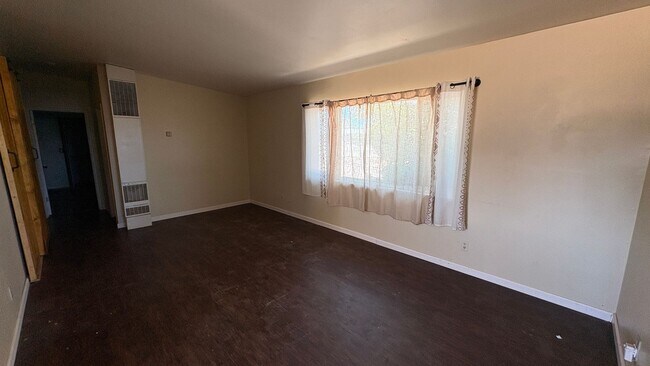 Building Photo - Desert Living in Apple Valley — Spacious Estate with Privacy & Comfort