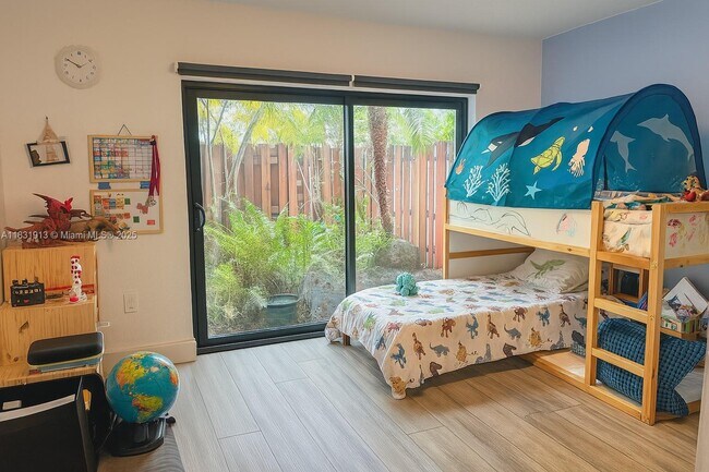 Building Photo - 7441 Bay Hill Dr