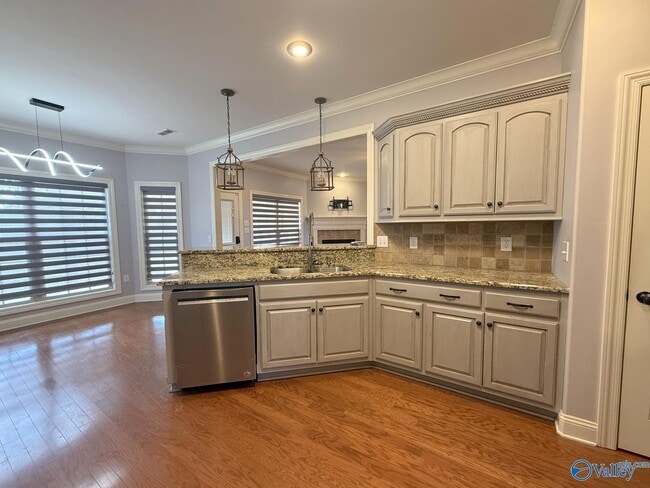 Building Photo - 118 Crystal Lake Dr